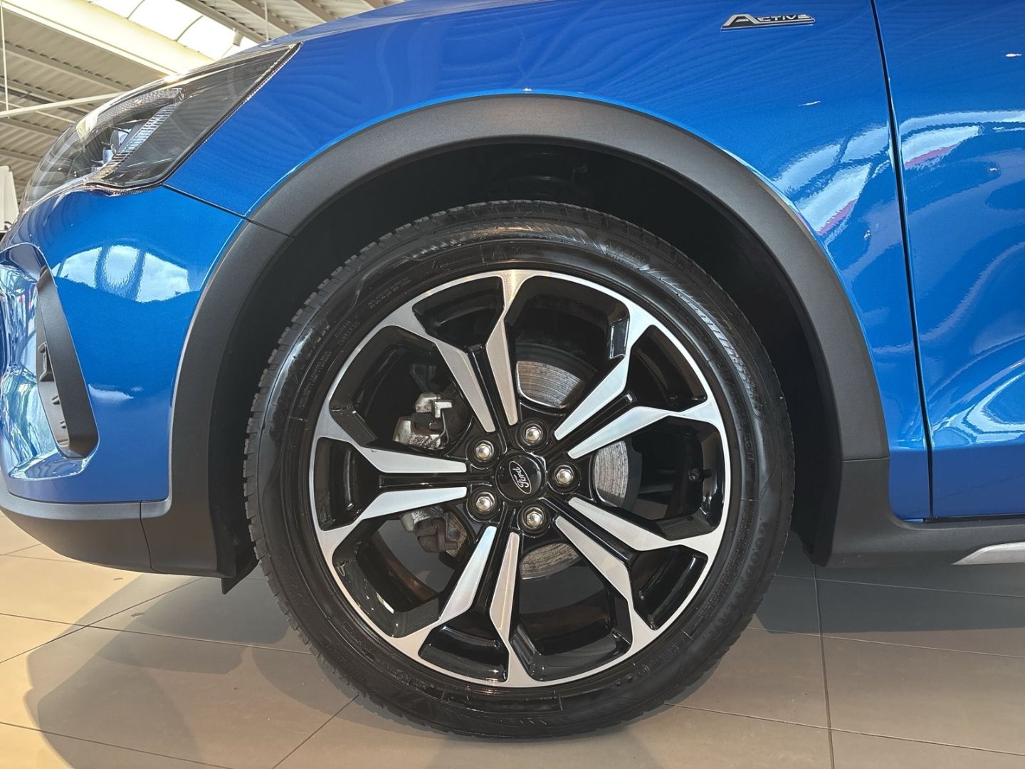 Fahrzeugabbildung Ford Focus Turnier Active Vignale 1.0 EcoBoost Mild-H