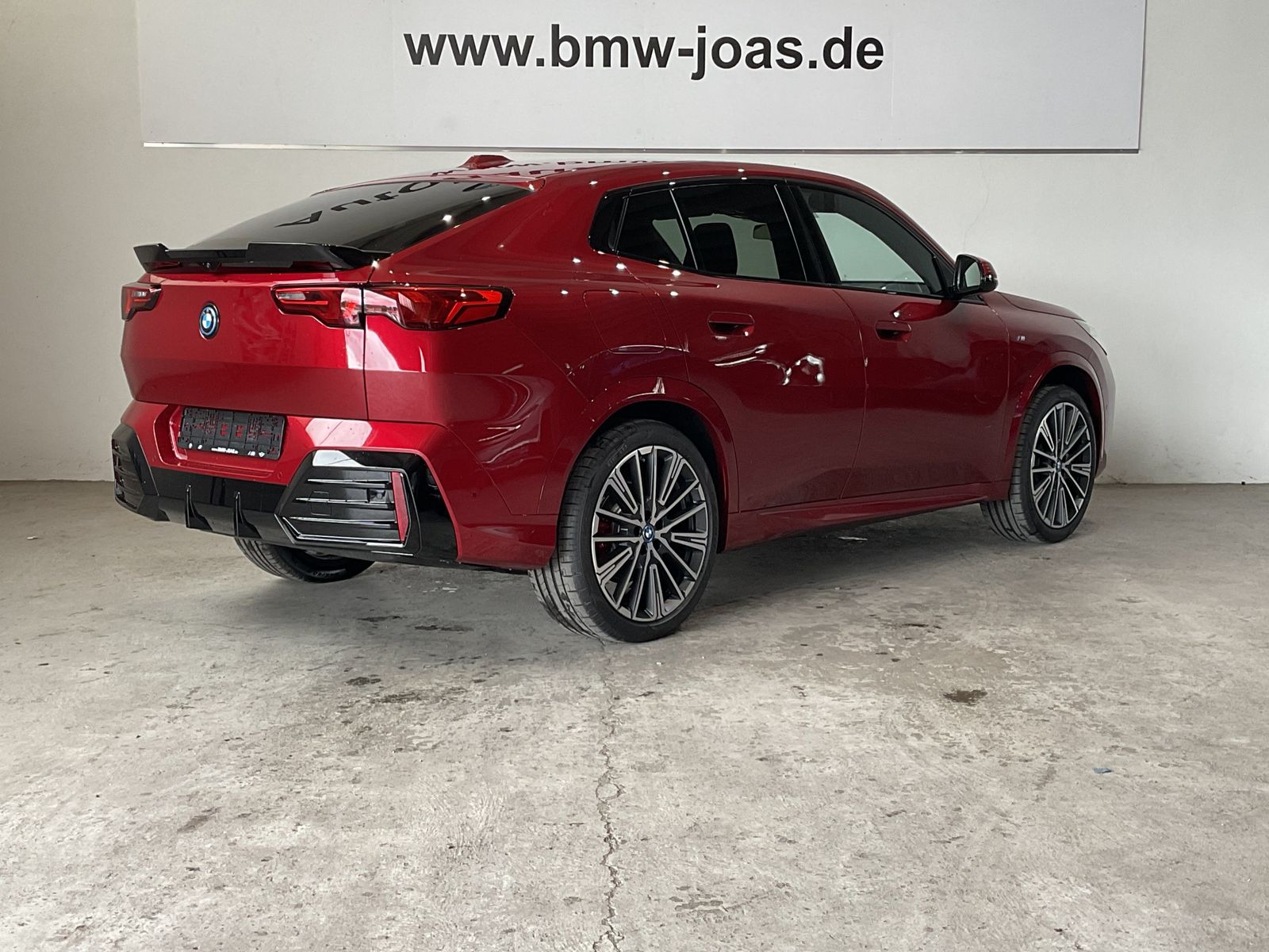 Fahrzeugabbildung BMW iX2 20" LMR, Komfortzugang, AHK M Sportpaket