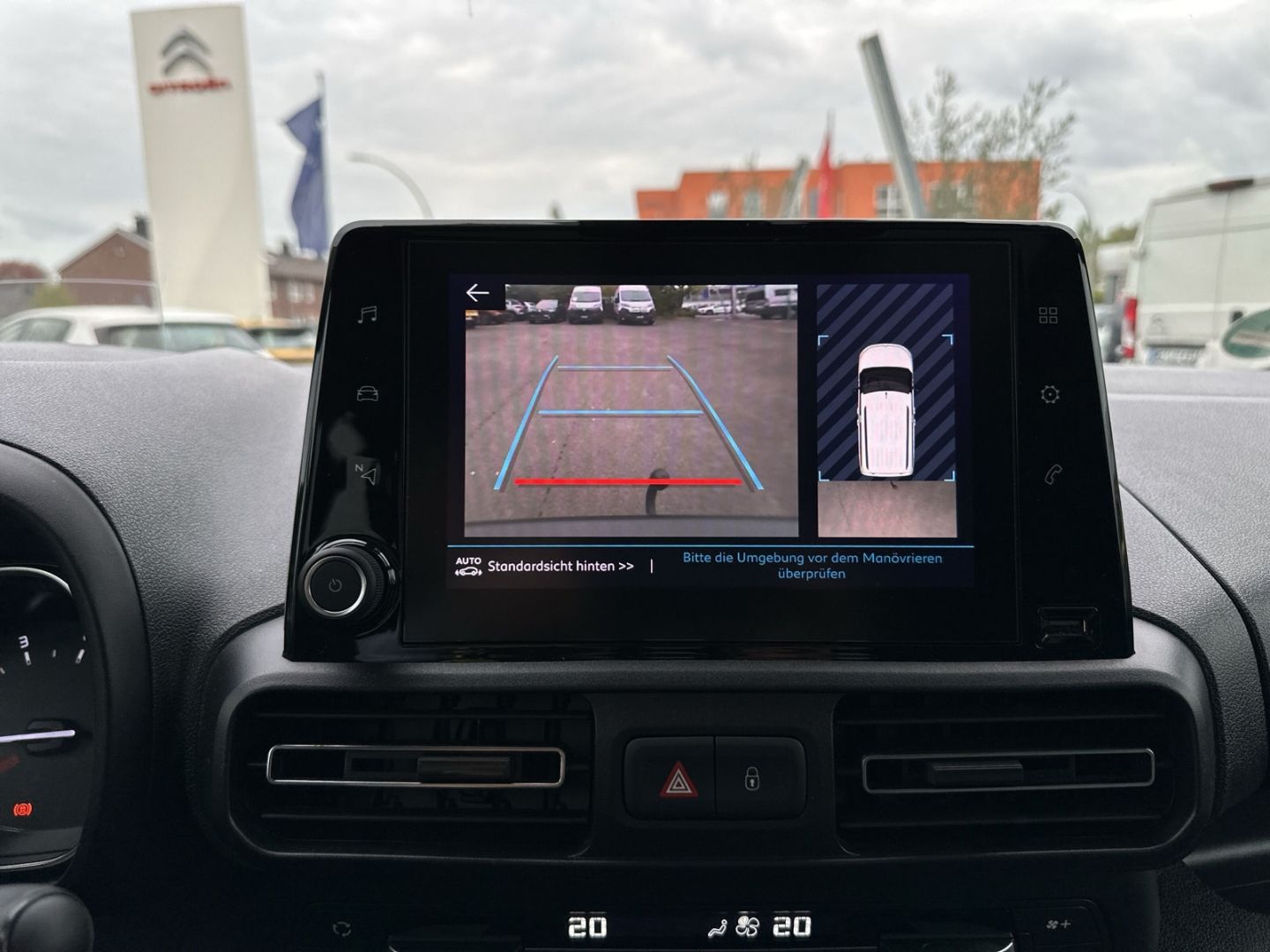 Fahrzeugabbildung Citroën Berlingo 1.2 M PT 130 S&S EAT8 Shine AHK Navi AC