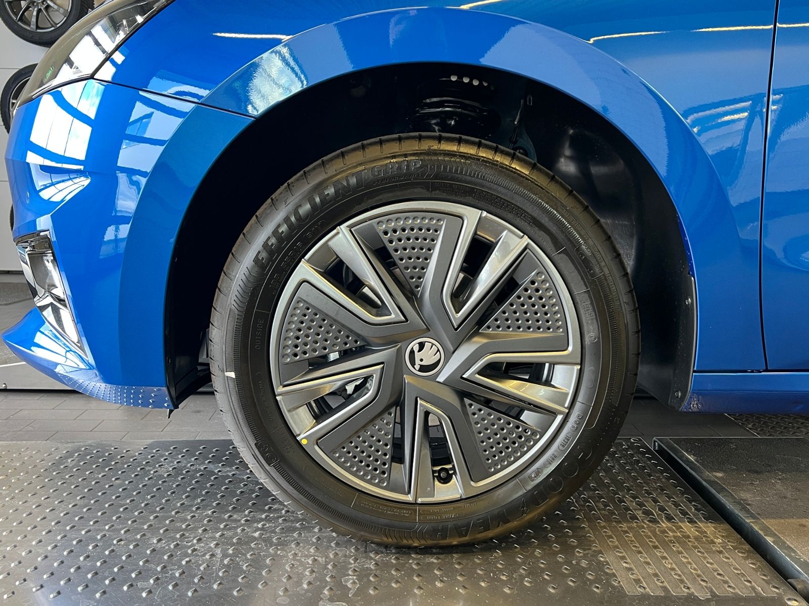 Fahrzeugabbildung SKODA Fabia Tour *Winter-Paket,KESSY,Einparkhilfe*