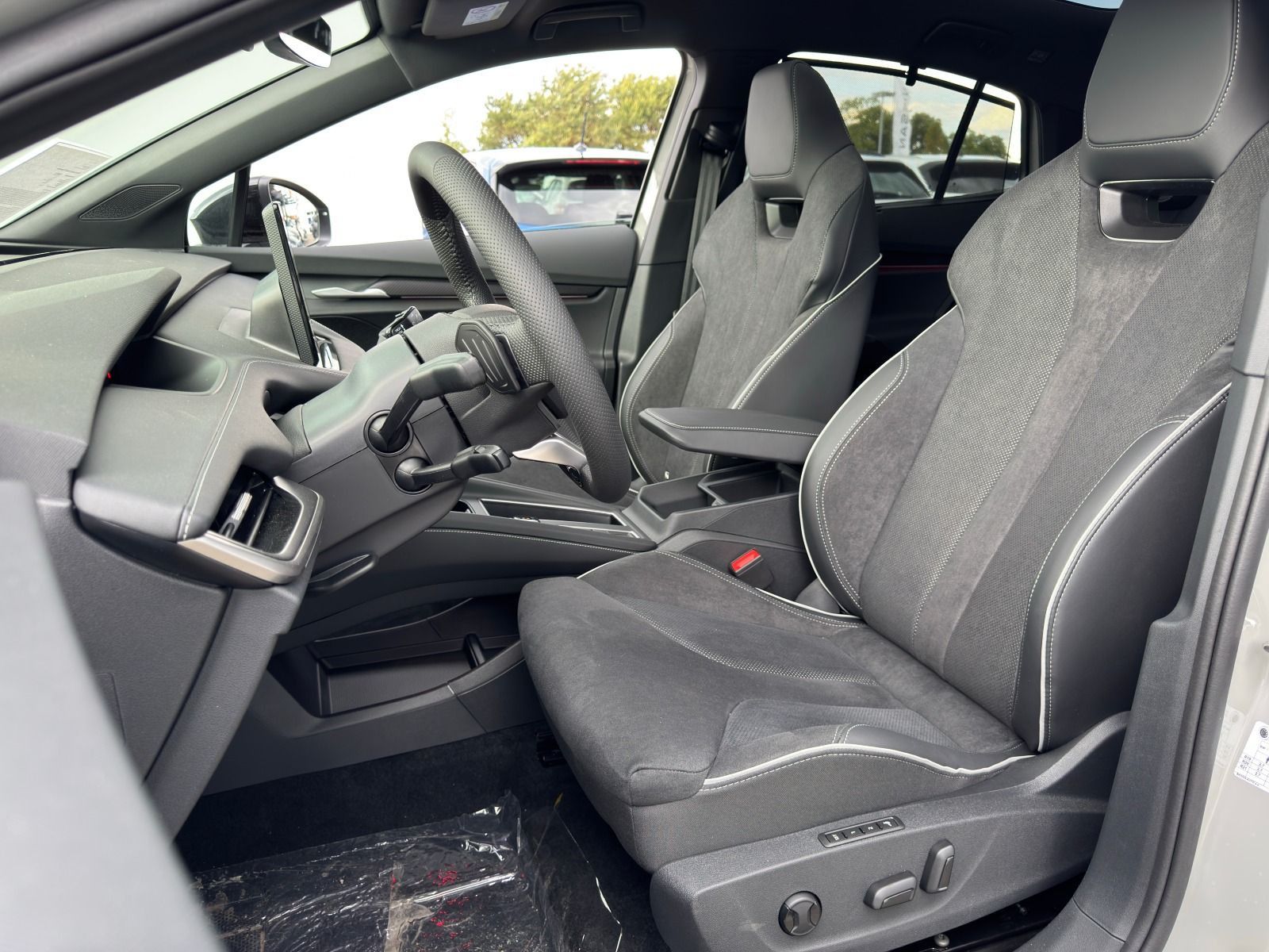 Fahrzeugabbildung SKODA Enyaq Coupé Sportline 85*360°Cam*AHK*Head-Up*21Z