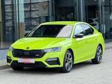 Skoda Octavia RS PLUS Limousine 2.0 TSI DSG - Skoda Octavia: Grün