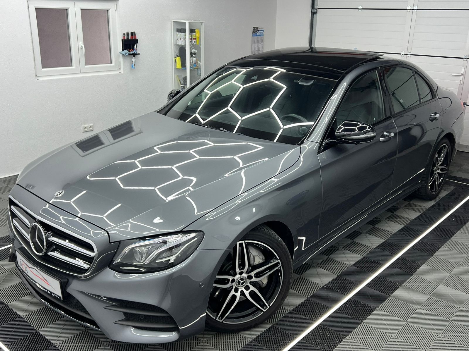 Fahrzeugabbildung Mercedes-Benz E 350 d Lim. AMG-LINE/BURMESTER/ACC/PANO/WIDE