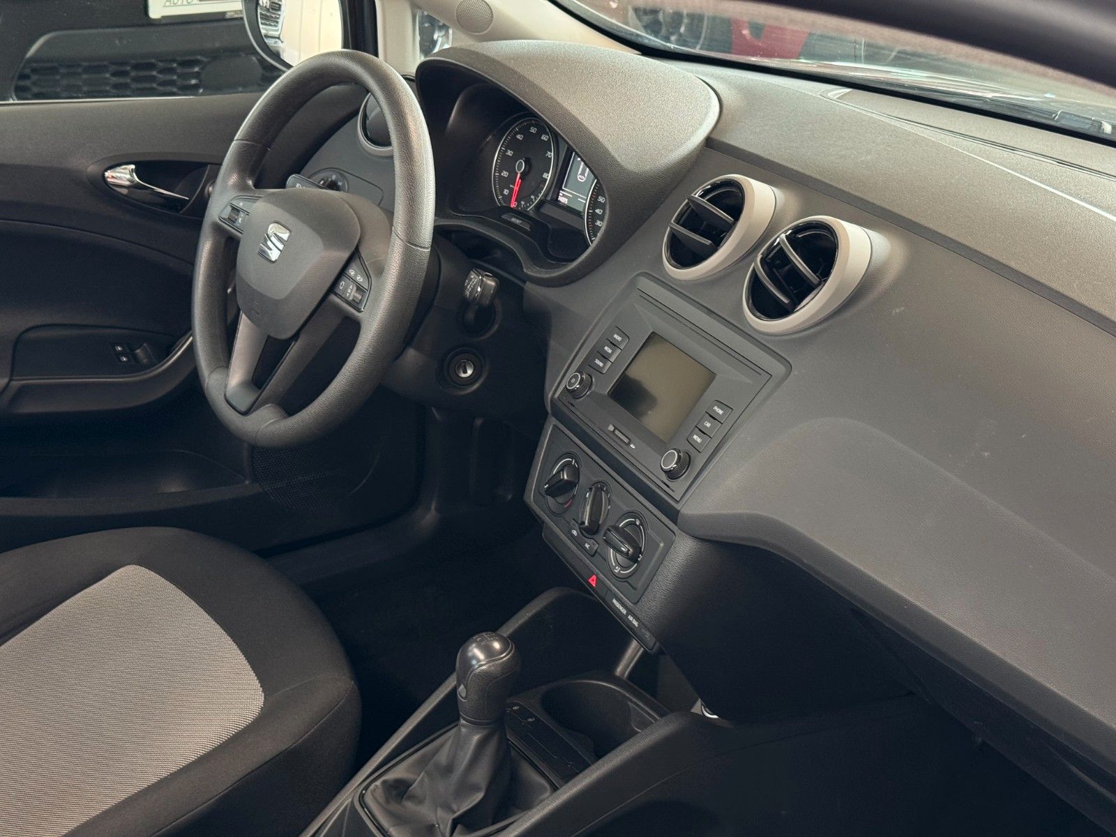 Fahrzeugabbildung SEAT Ibiza 1.0 Reference  "Klima LM Parksensoren hi."