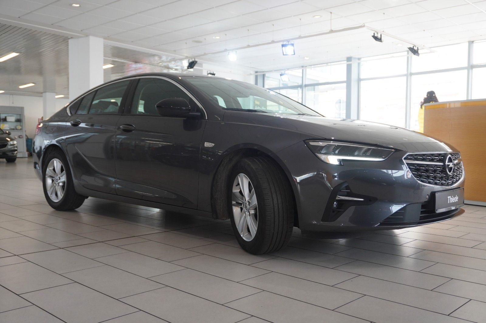 Fahrzeugabbildung Opel Insignia B GS 2.0D BUSINESS NAVI/LED/VIRT./DAB+