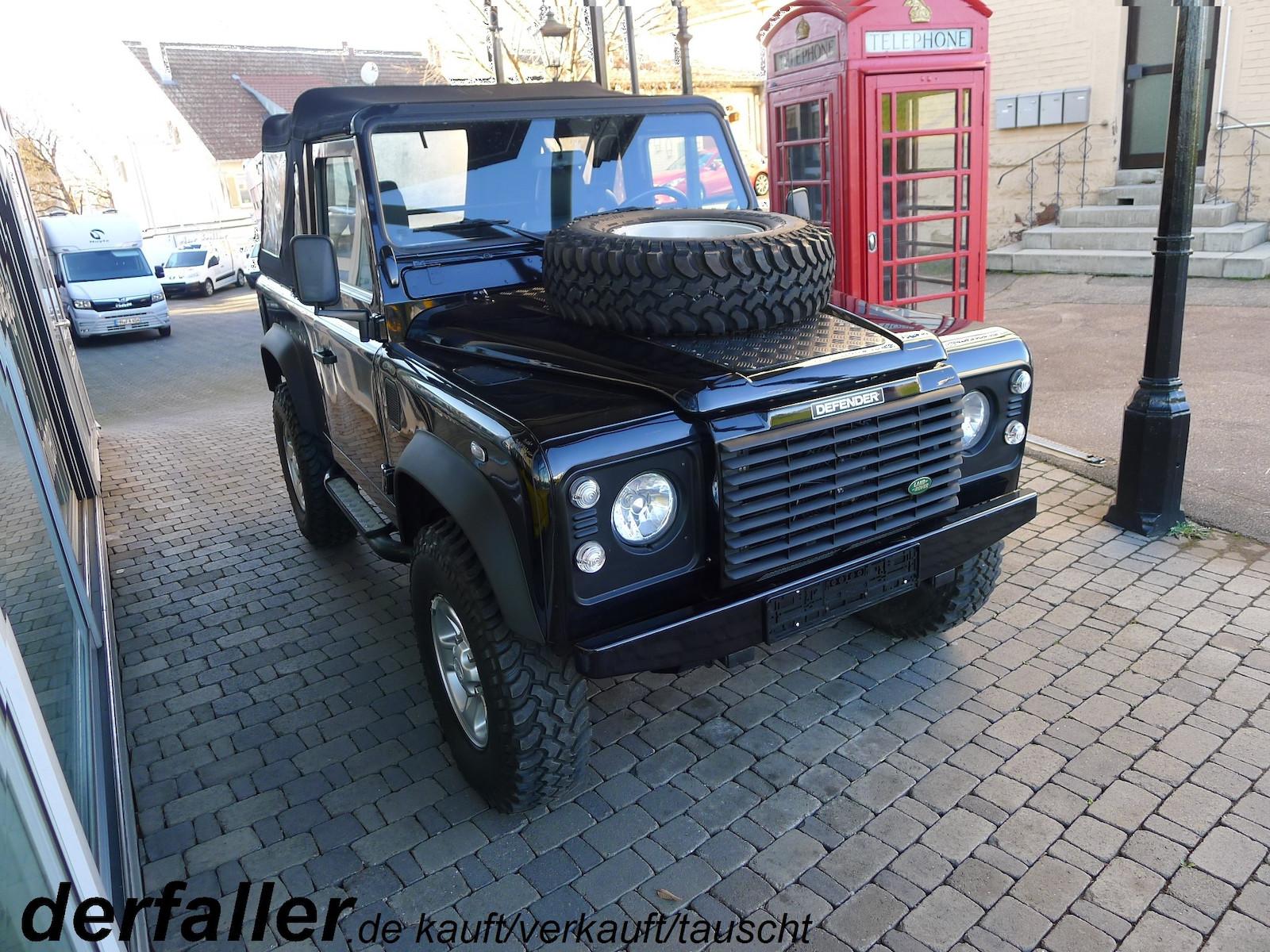 Land Rover Defender 90 TD5 Soft Top original Cabrio Two