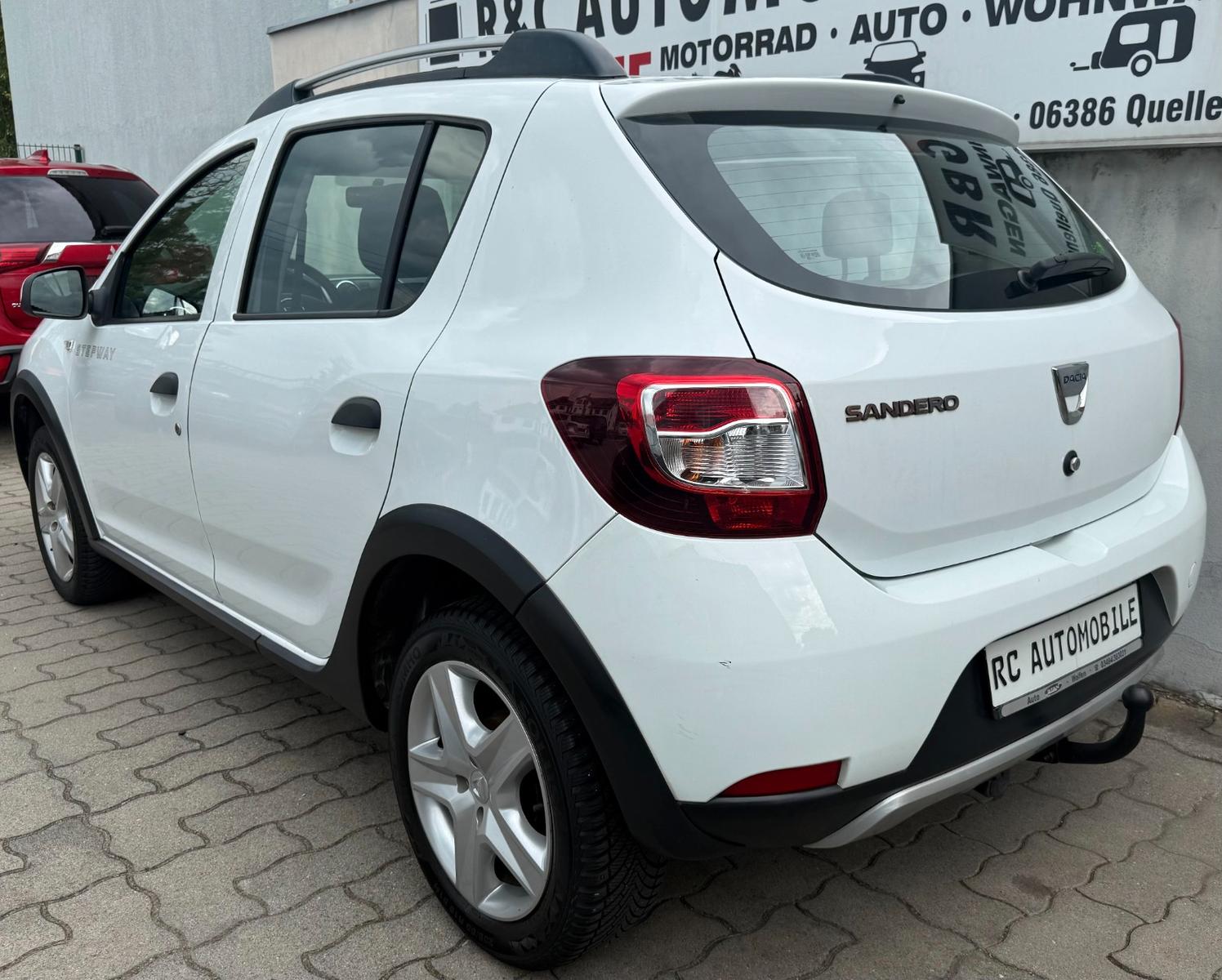 Dacia Sandero 2015 — фото 17