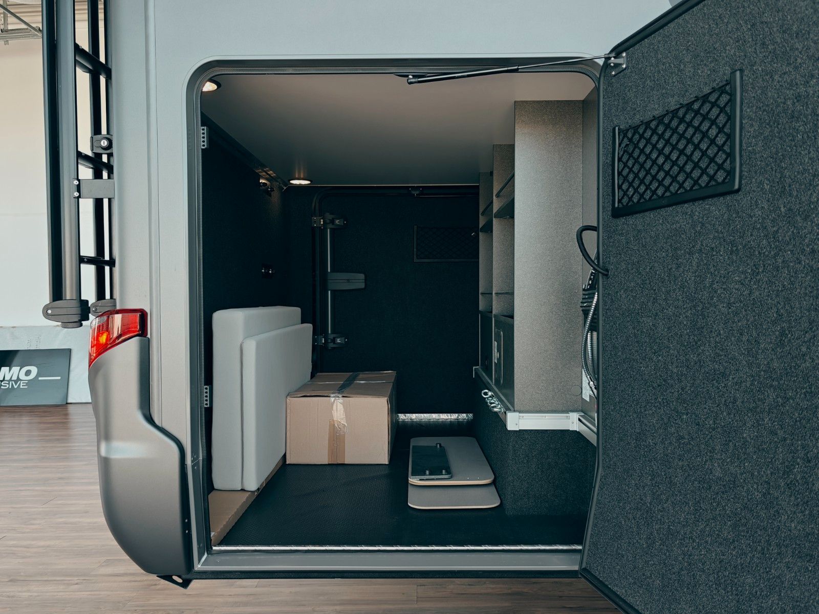 Fahrzeugabbildung HYMER / ERIBA / HYMERCAR ML - T 580 4x4² RSX PRO - PTS ACHATGRAU by palmo