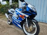 Suzuki GSX-R 750 K1 -1.Hand Erst 15.327km  - SUZUKI GSX R 750 K3