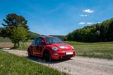 Volkswagen New Beetle 2.0 mit Winterpaket - Volkswagen New Beetle mit Benzin-Antrieb: Leder, Limousine