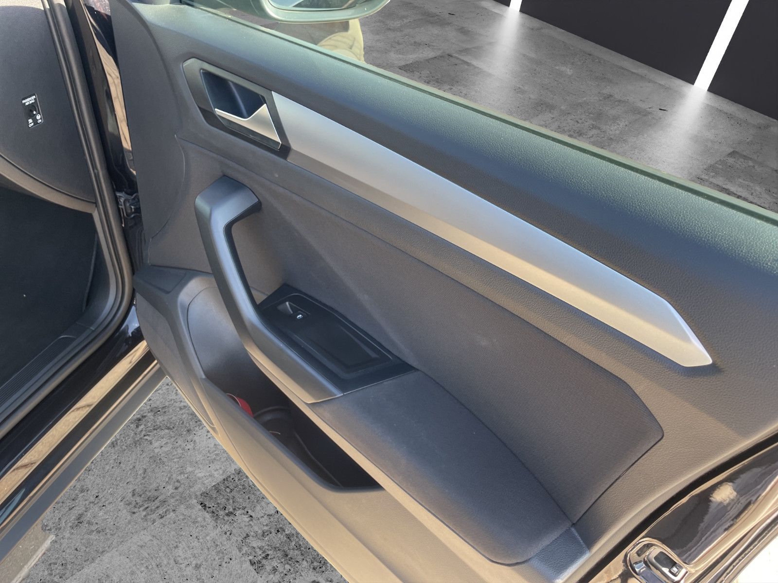 Fahrzeugabbildung Volkswagen T-Roc Life *PDC*CarPlay*LED*SitzHZ*Klima*