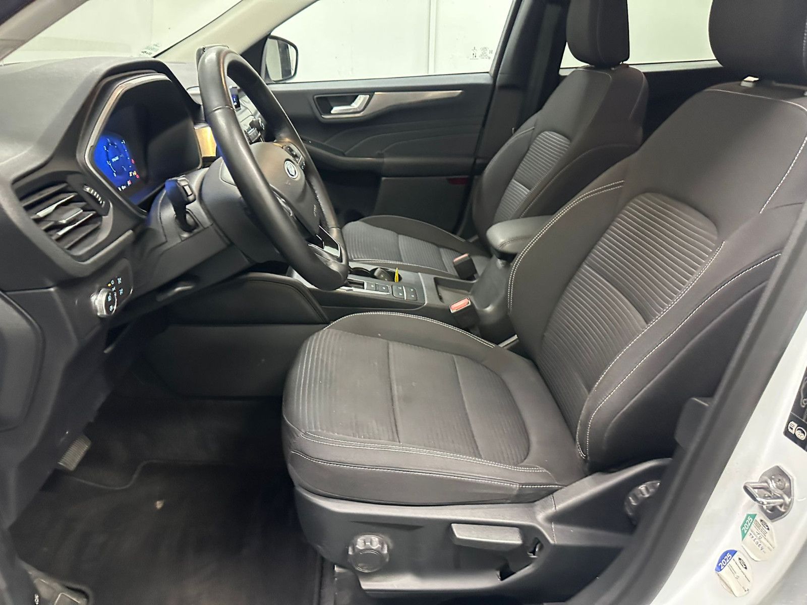Fahrzeugabbildung Ford Kuga 2.0 4 x 4 EcoBlue Titanium AHK*WINTER-PA