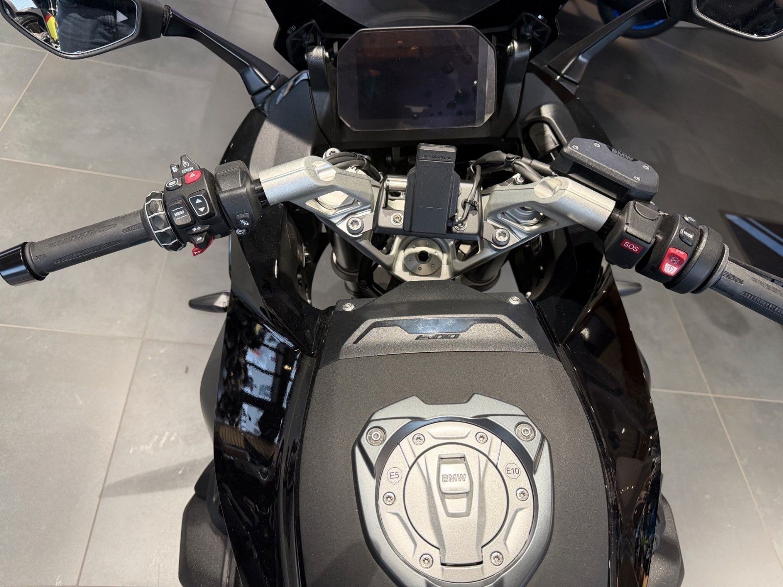 Fahrzeugabbildung BMW R 1300 RS ASA Triple Black 4 Pakete