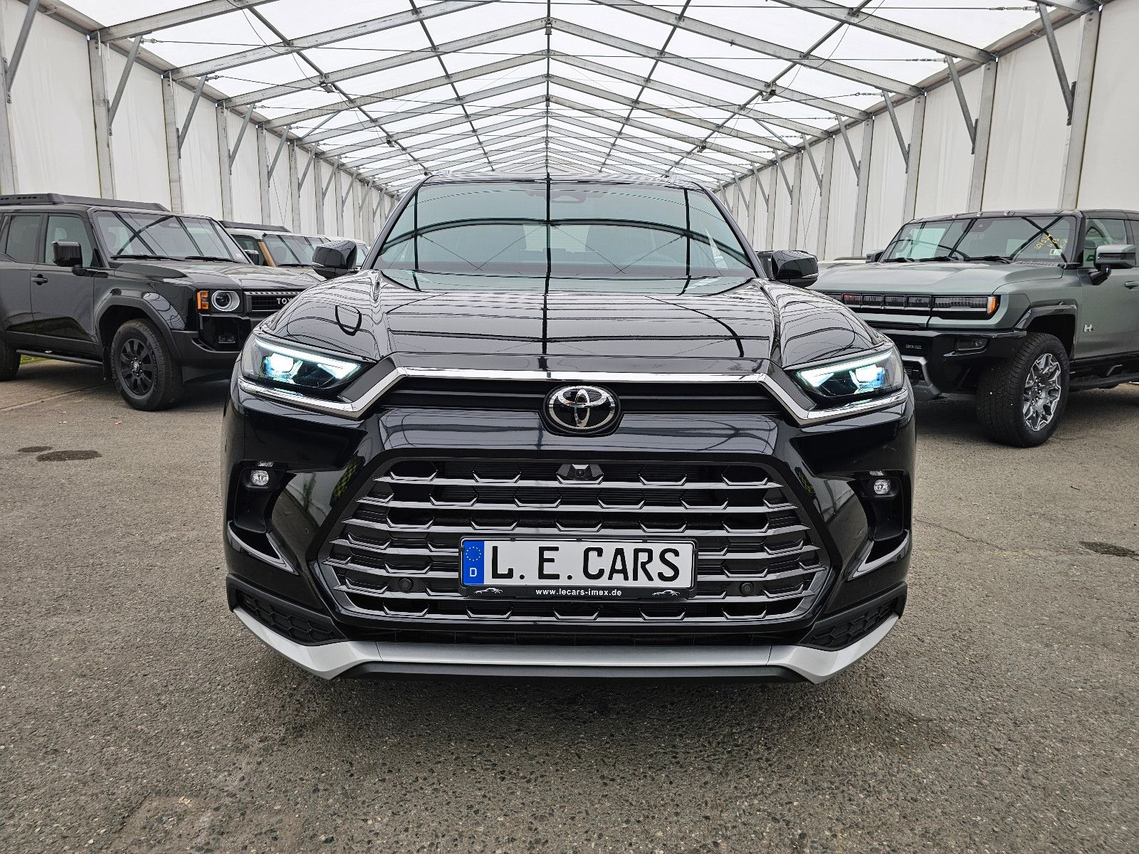 Fahrzeugabbildung Toyota GRAND Platinum Max T1: 68.000 EURO Stock !!!