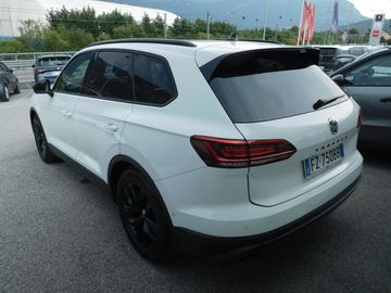 Volkswagen Touareg - 4