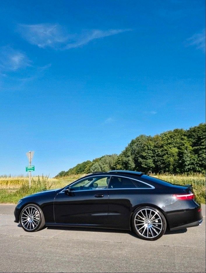 MERCEDES-BENZ E 220 d Aut. Led * Pano * Top Zustand