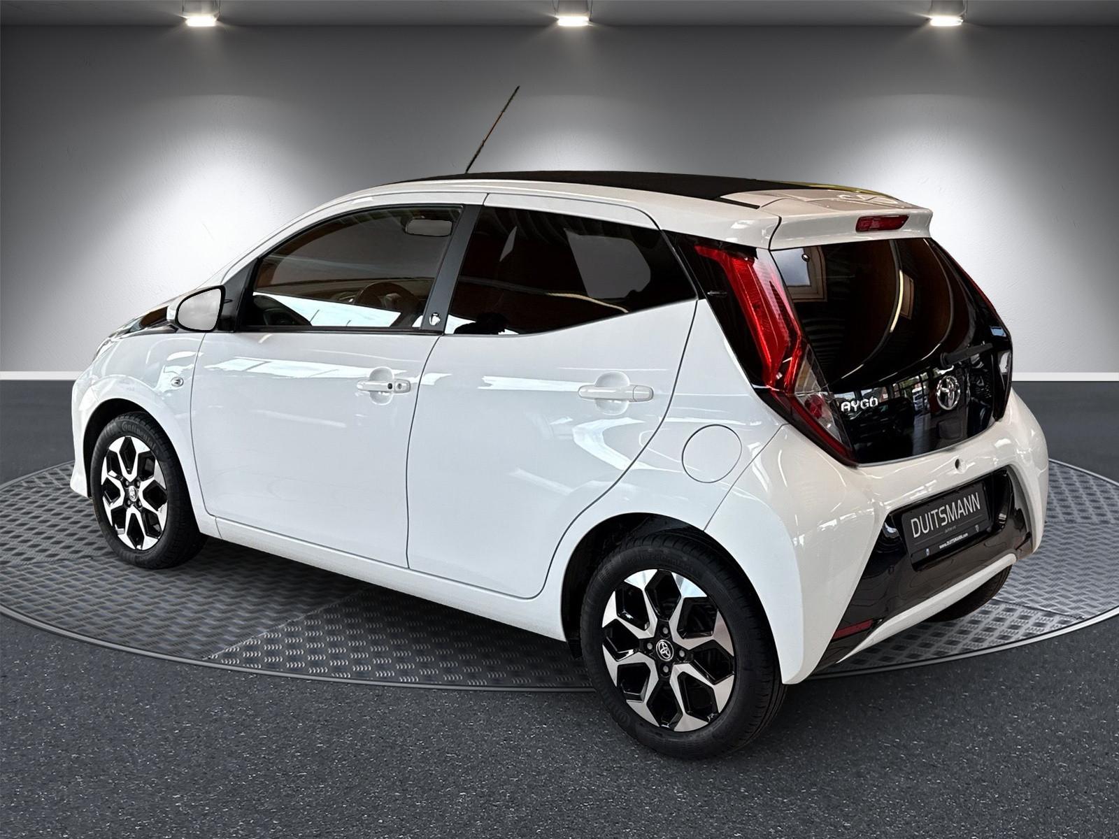 Toyota AYGO x-Play- Faltdach-Neuer-TÜV-8 fachbereift-Ka