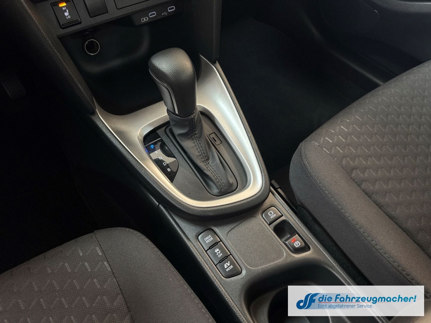 Fahrzeugabbildung Toyota Yaris Cross Hybrid FWD Comfort ACC DAB Spurhalte