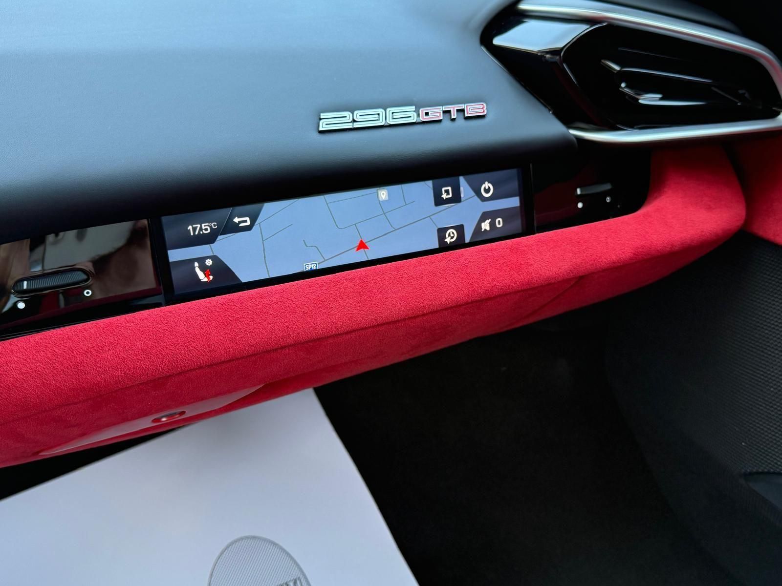 Ferrari 296 GTB 1 Hand Unfallfrei foto 4