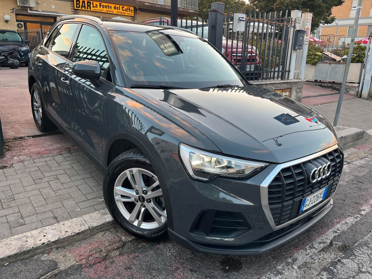Audi Q3 35 TDI S tronic Business imagem 2