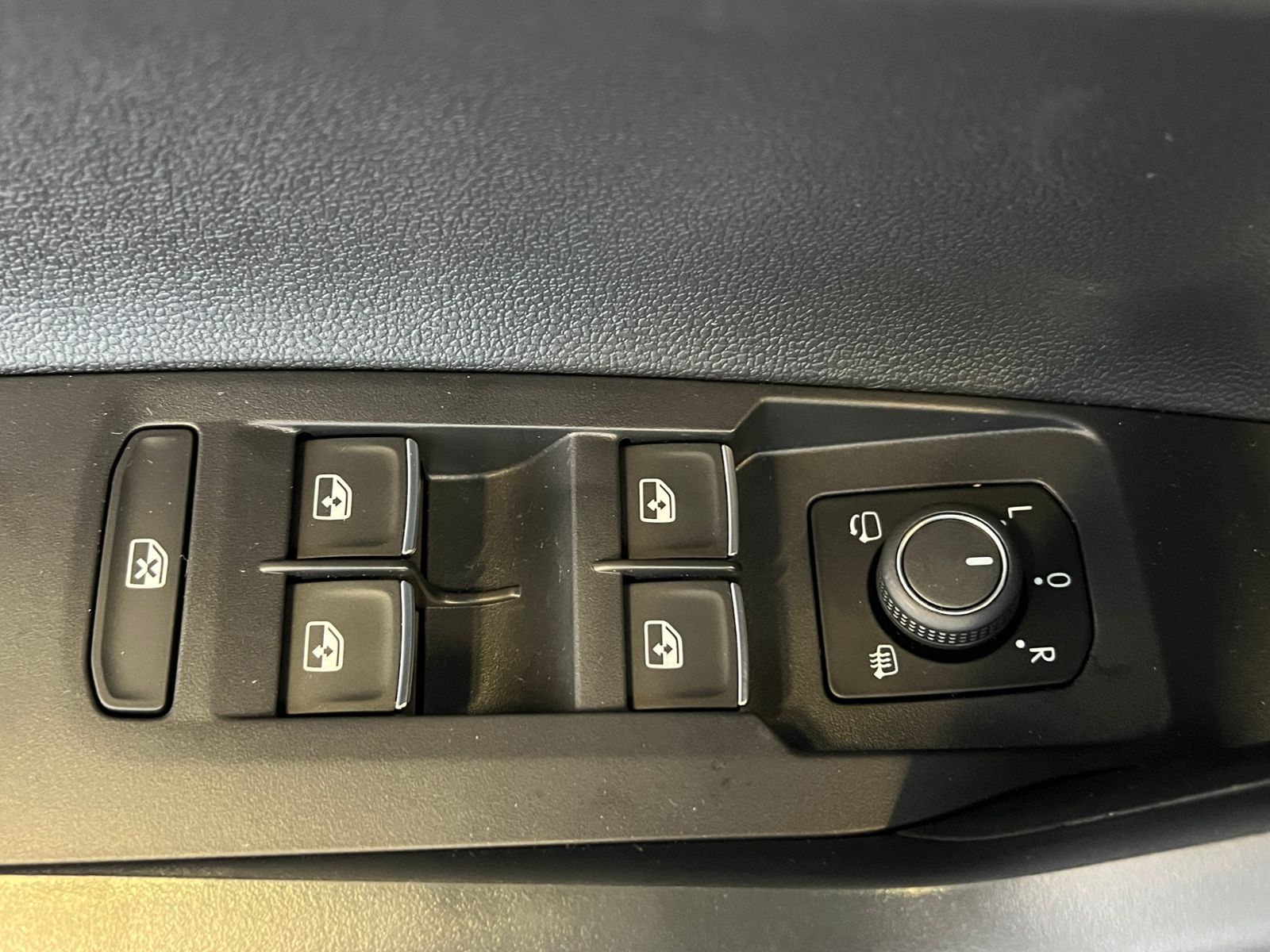 Fahrzeugabbildung Volkswagen Polo Style 1.0 TSI *15"-LM, Navi, ACC*