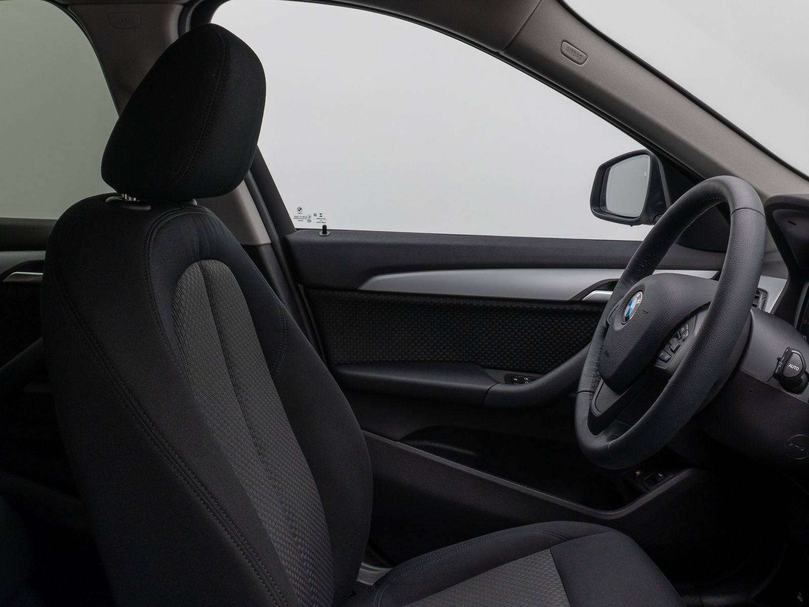 Fahrzeugabbildung BMW X1 xD25e Parkassist DAB Navi Geschwindigkeitsreg