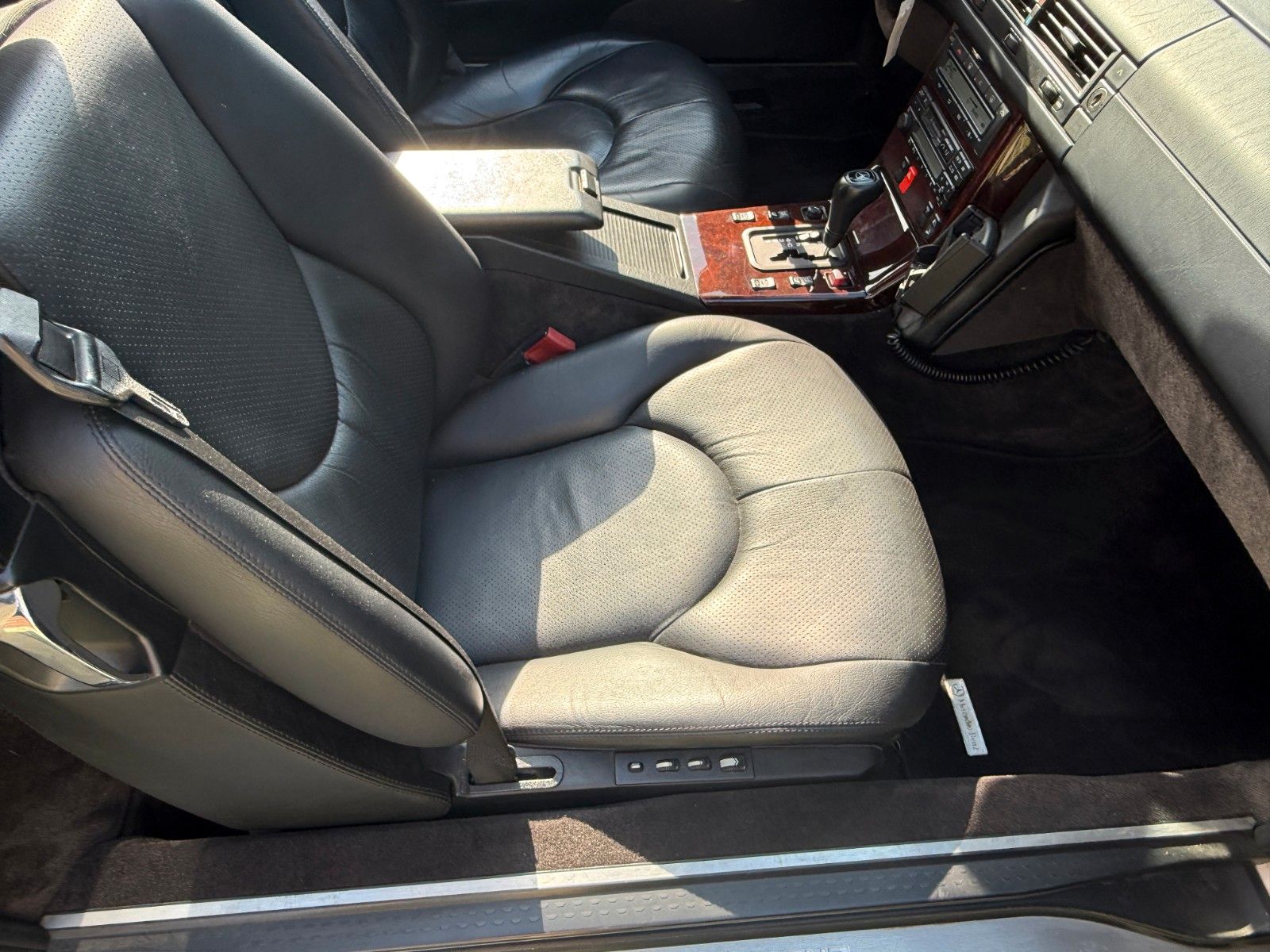 Fahrzeugabbildung Mercedes-Benz SL 280
