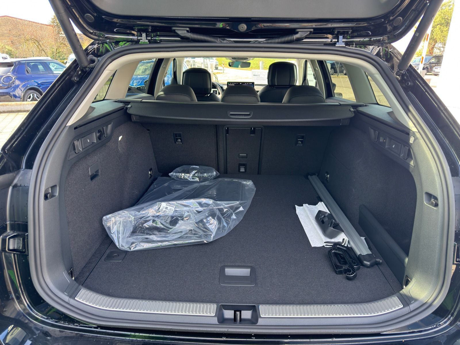 Fahrzeugabbildung SKODA Superb Combi 1.5 TSI*Massage*Head-Up*AHK*360°Cam
