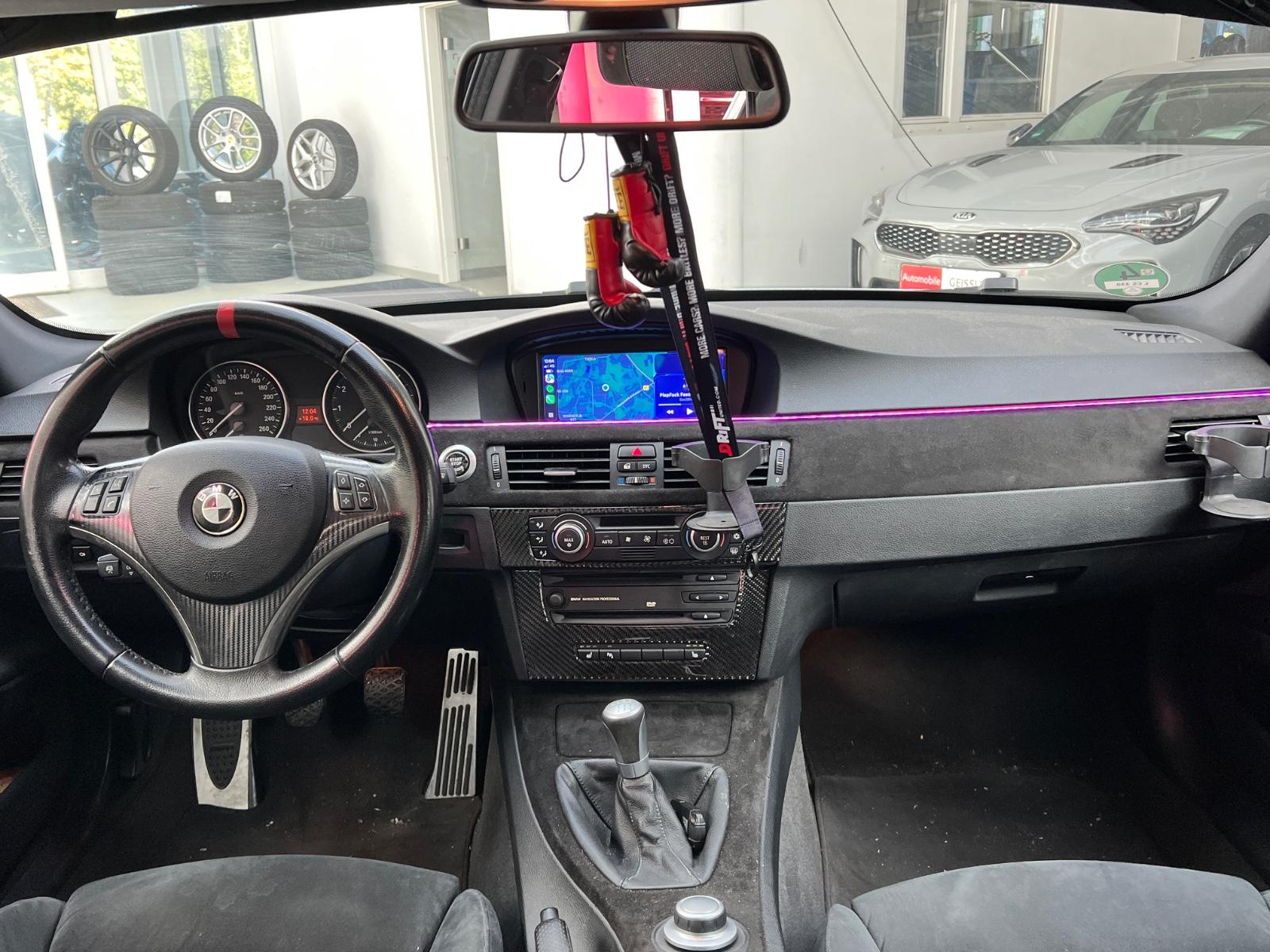 BMW 330i M-Paket | 272 ch | BVM | Alcantara | GPS Professional | Sièges chauffants | Xénon