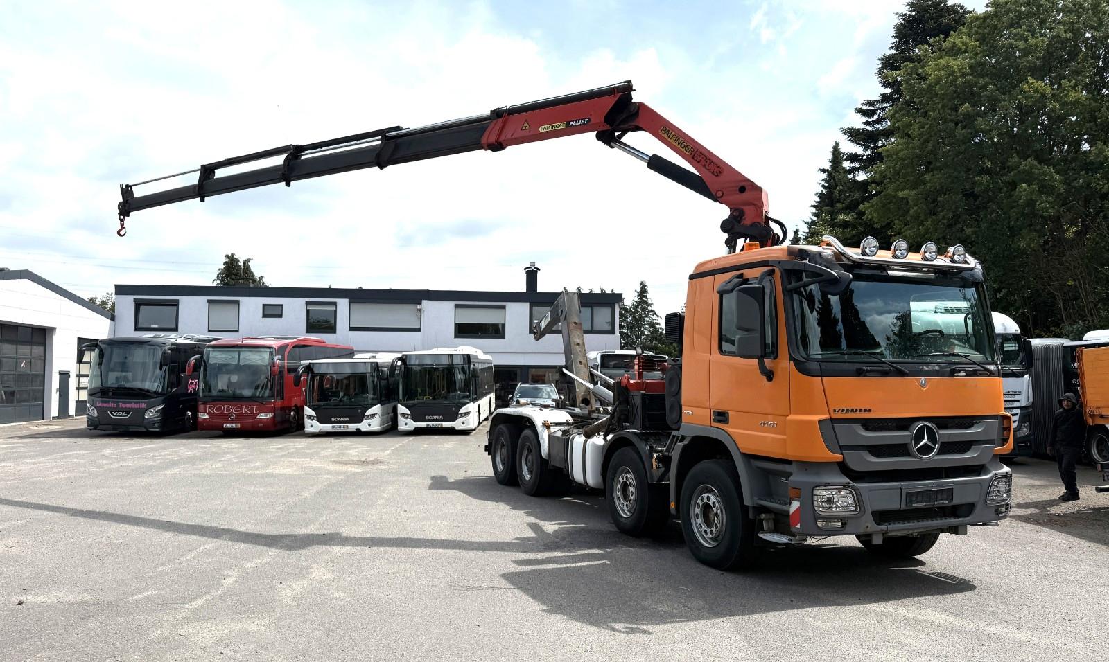 Mercedes-Benz Actros 4151/8x4 Blatt/Kran Palf. 24500/Hachen 32