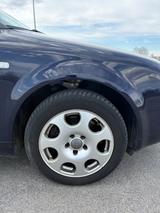 Audi A4 1.8 T Avant - - Audi A4 aus 2004: 1.8