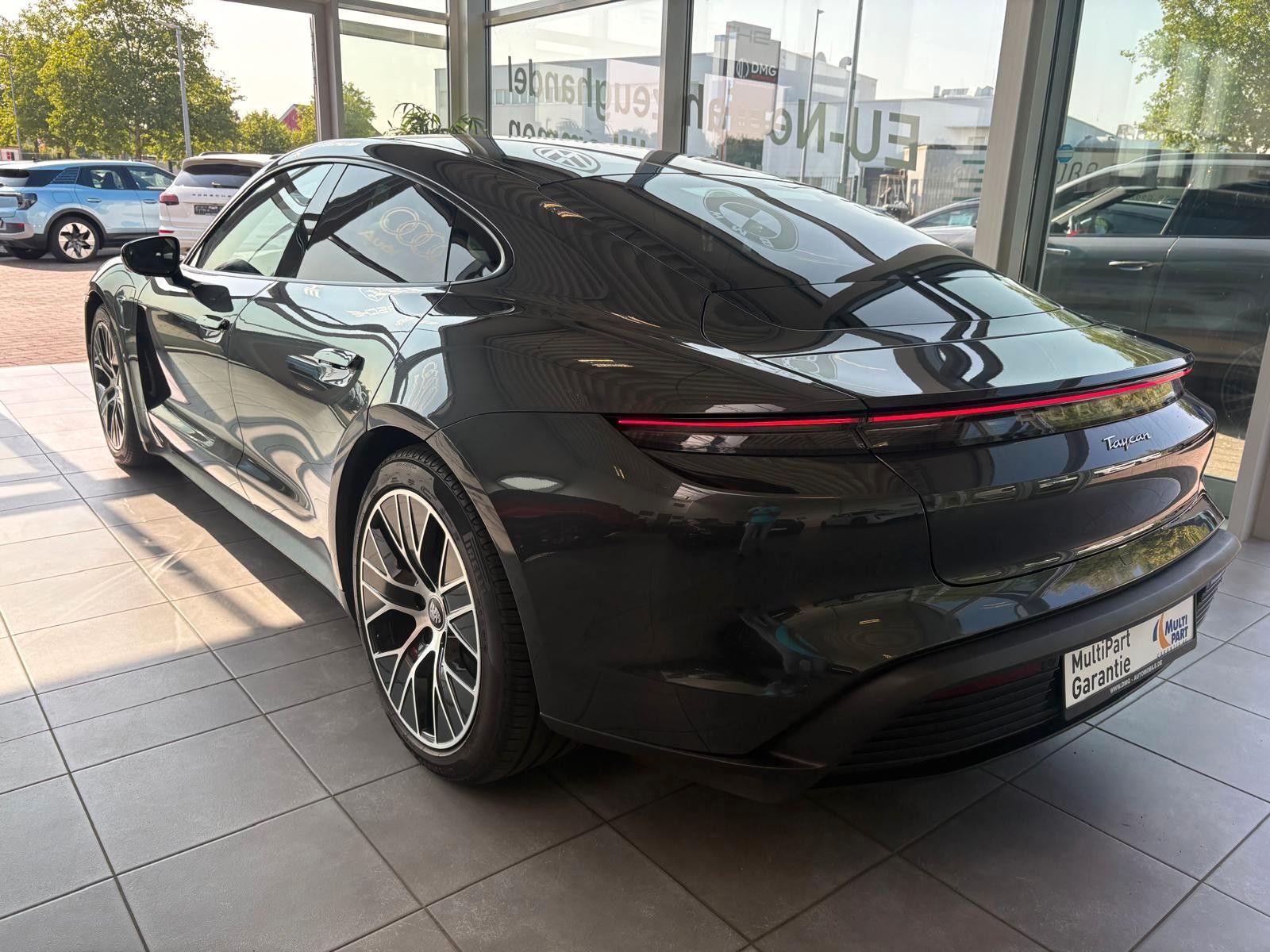 Fahrzeugabbildung Porsche Taycan performance 84 kwh, pano,volleder, memory