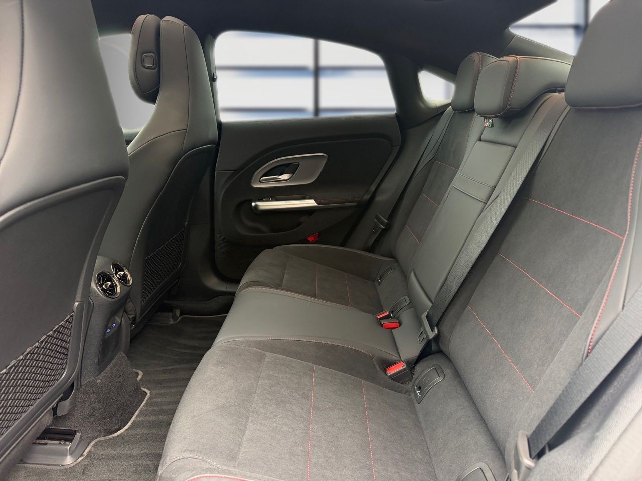 Fahrzeugabbildung Mercedes-Benz CLA 250+ EQ AMG+PANO+NIGHT+MULTIB+MASSAGE+DISTR+
