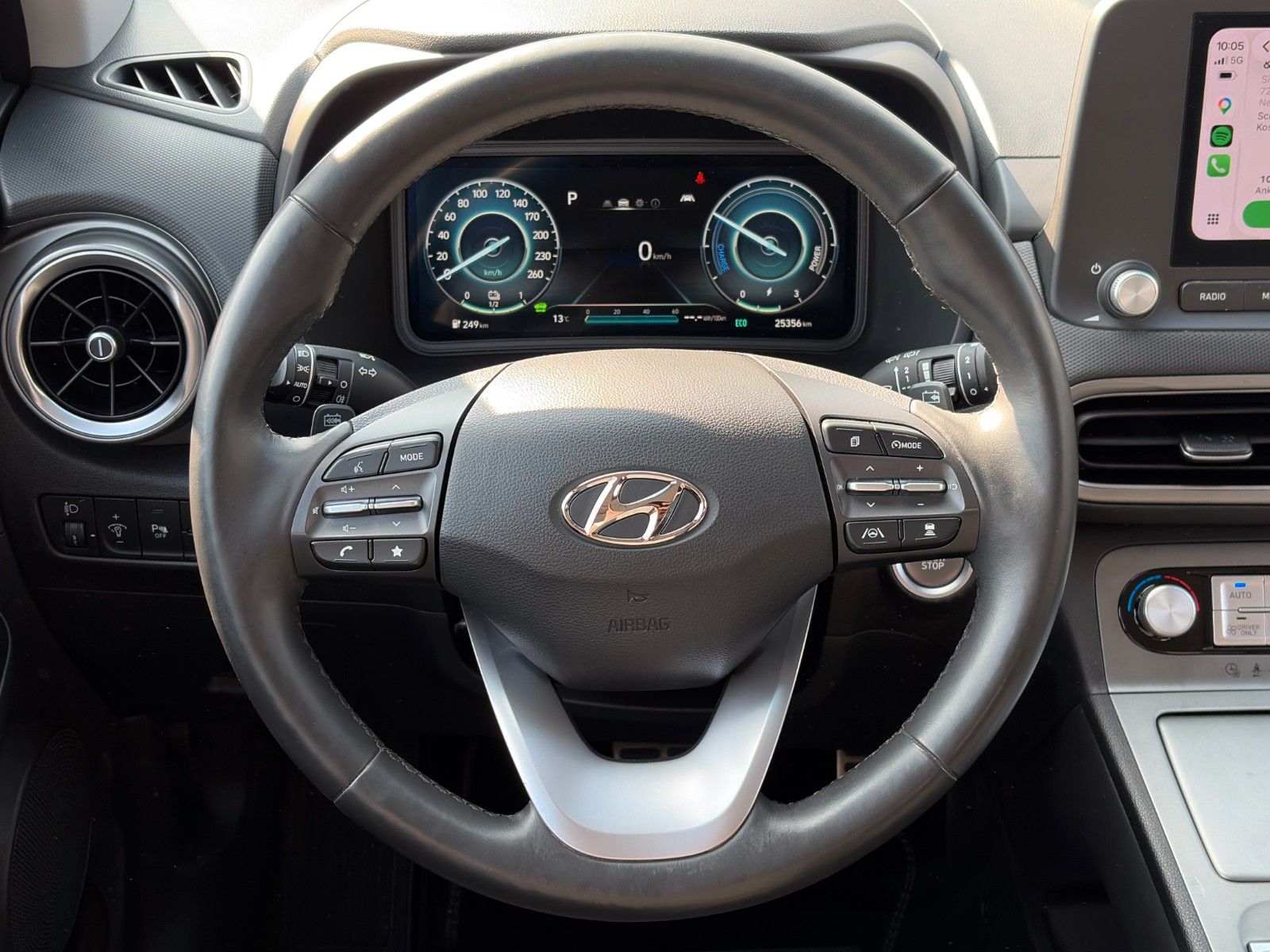 Fahrzeugabbildung Hyundai KONA E Select SHZ ACC PDC LKA Navi WiFi CarPlay
