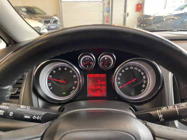 MYAUTOCENTER – Gebraucht- und Jahreswagen mit Werkstattservice in Pfaffenhofen Opel Astra J Lim. 5-trg. Selection *Klima*Navi*SHZ*