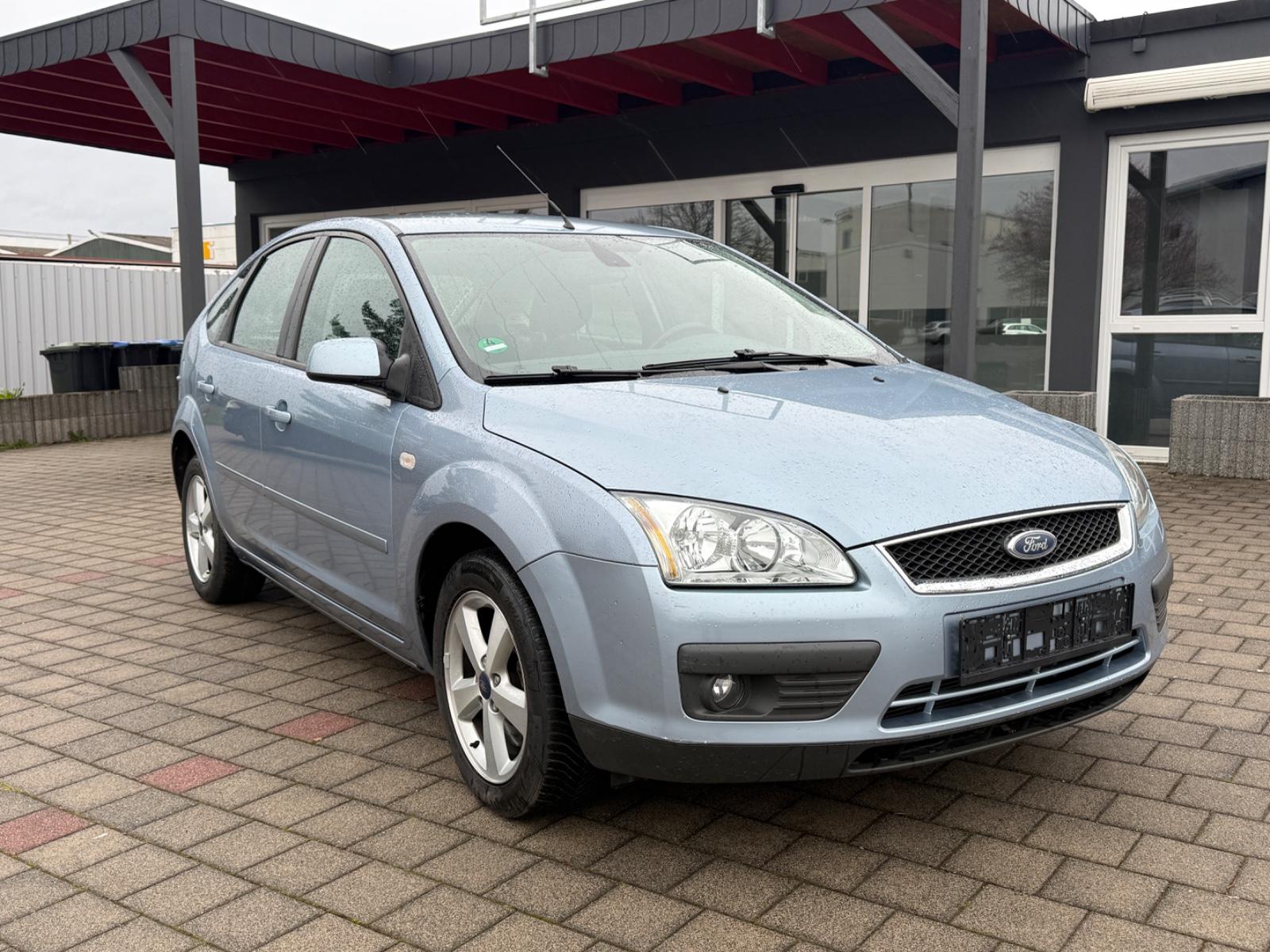 Ford Focus Lim. Titanium - TÜV NEU