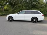 Mercedes-Benz E 250 T AMG Line/20" AMG/Wide/360°/Burmester - Mercedes-Benz E 250 mit Benzin-Antrieb: Kombi