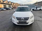 Volkswagen Tiguan Volkswagen - Volkswagen Tiguan mit Benzin-Antrieb: Limousine