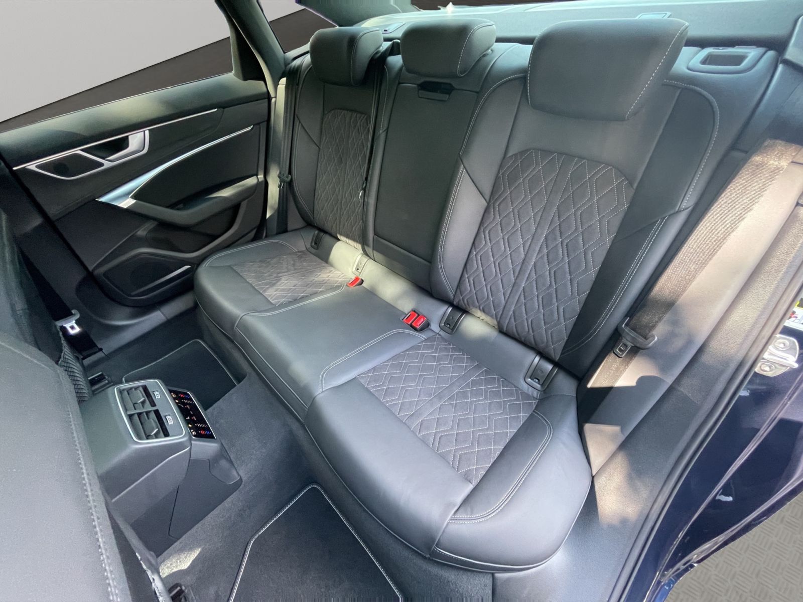 Audi S6 - Bild 18