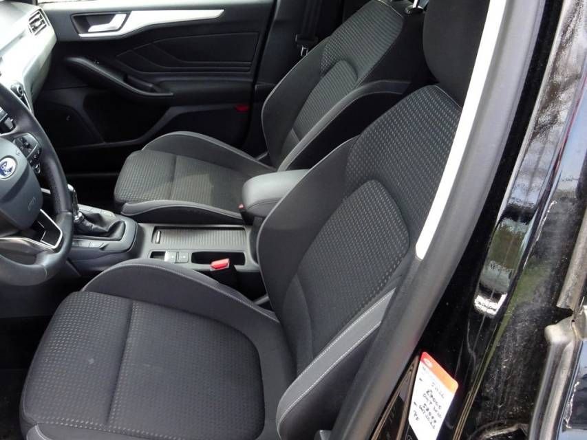 Fahrzeugabbildung Ford FOCUS Cool & Connect 1,0 EcoBoost S/S