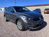 Volkswagen T-Roc Sport 4Motion I Automatik - Volkswagen T-Roc mit Benzin-Antrieb: Kombi