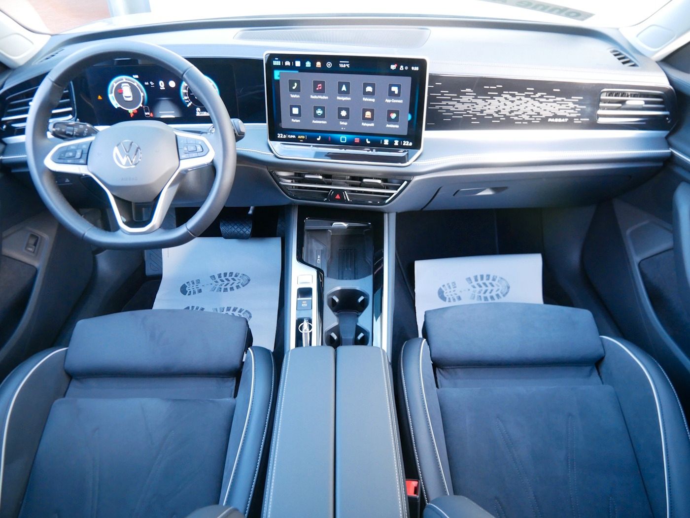 Fahrzeugabbildung Volkswagen Passat Variant 2.0 TDI Elegance NEU60T AHK Matri