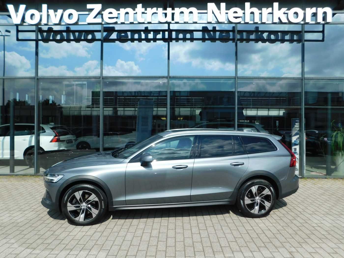 Fahrzeugabbildung Volvo V60 Cross Country B4 D AWD Geartronic Pro