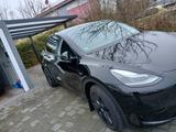 Tesla Model Y Hinterradantrieb - Schwarz - Tesla Model Y in Nürnberg