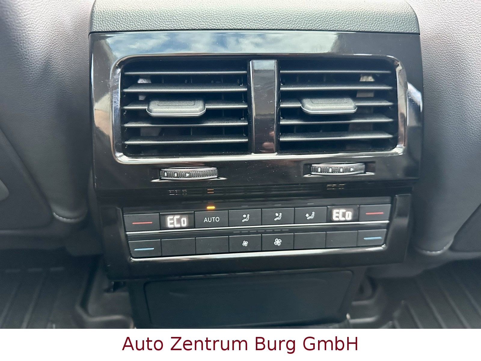 Volkswagen Touareg 3.0 TDI V6 Elegance 4Motion HUD Leder foto 12