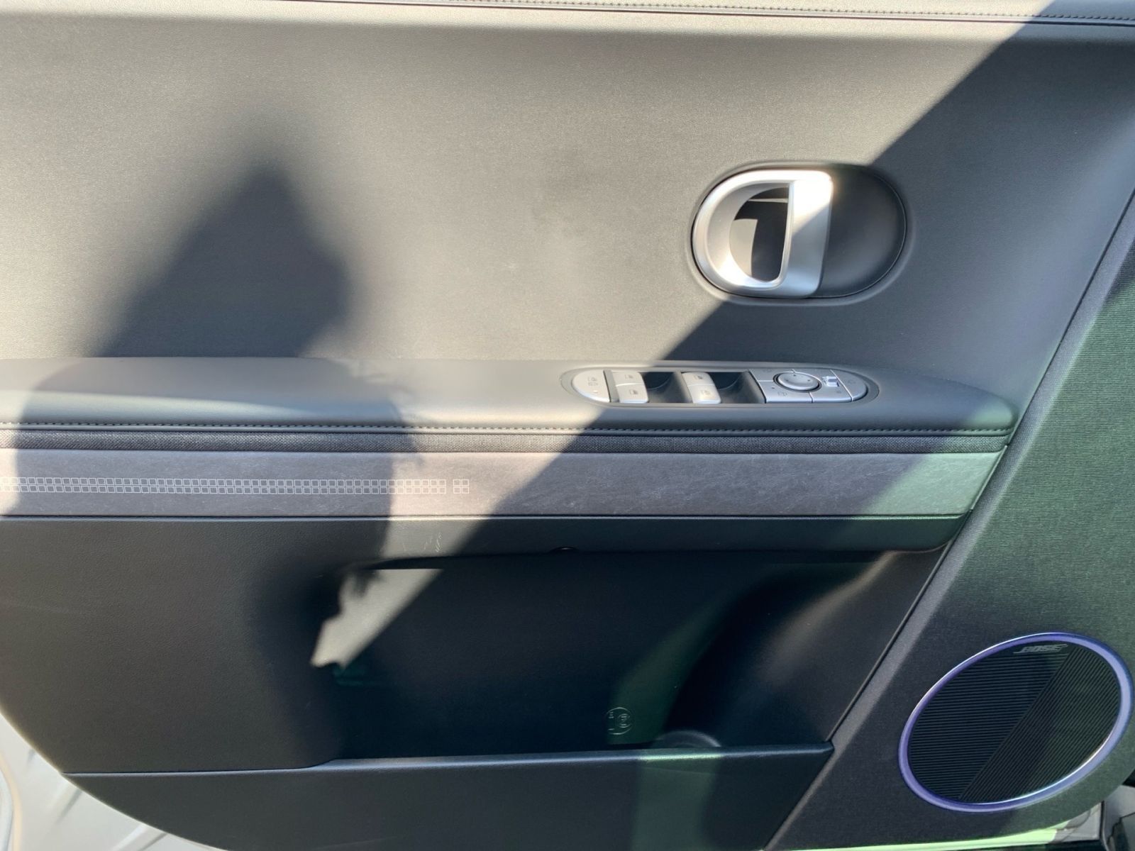 Fahrzeugabbildung Hyundai IONIQ 5 Uniq 77,4 kWh 4WD Assi 20Zoll Pano