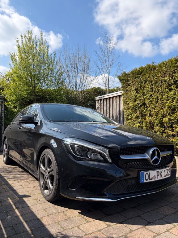 Image of Mercedes-Benz CLA 220 Shooting Brake