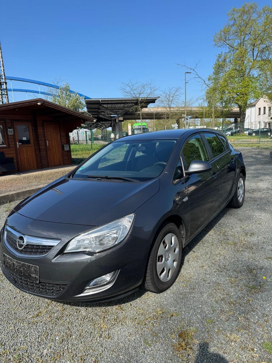 Opel Astra J 1.4 Edition
