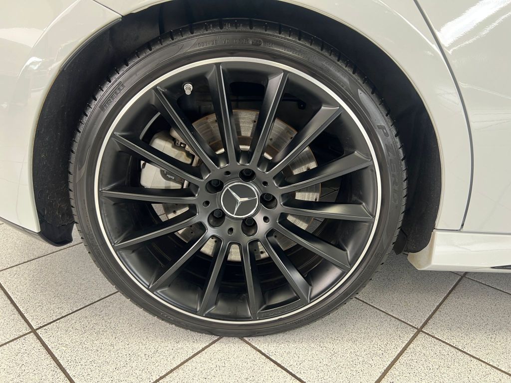Mercedes-Benz A 35 AMG 4M*AERO-KIT*NIGHT*PANO*KEYL*MEMO*360°