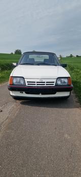 Opel Ascona - scheckheftgepflegte Opel Ascona